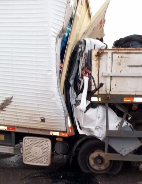 Em Piracicaba (SP), grave acidente de trânsito entre caminhões deixa mais um morto