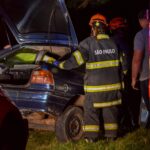 Motorista fica preso às ferragens após colidir carro contra caminhão em Piracicaba (SP)
