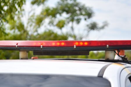 Mulher é presa após disparar tiros para o alto por suposta traição do namorado em Piracicaba