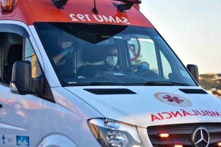 Criança de três anos sofre convulsões em creche e é levada às pressas ao hospital em Piracicaba