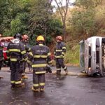 Piracicaba (SP): capotamento no Centro mobiliza bombeiros