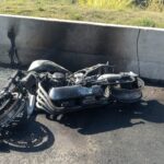 Motocicleta pega fogo após tombar em Campinas (SP)
