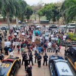 Manifestantes cobram prefeito de Piracicaba (SP) por promessas de campanha