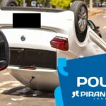 Carro capota após colisão em Piracicaba (SP)