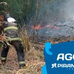 Bombeiros continuam combate ao incêndio após queda de avião em Piracicaba (SP)