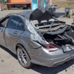 Veículo de luxo fica destruído após capotar próximo de radar em Piracicaba (SP)