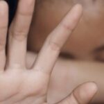 Família tenta esconder caso de pedofilia e faz criança passar mal em escola na RMP