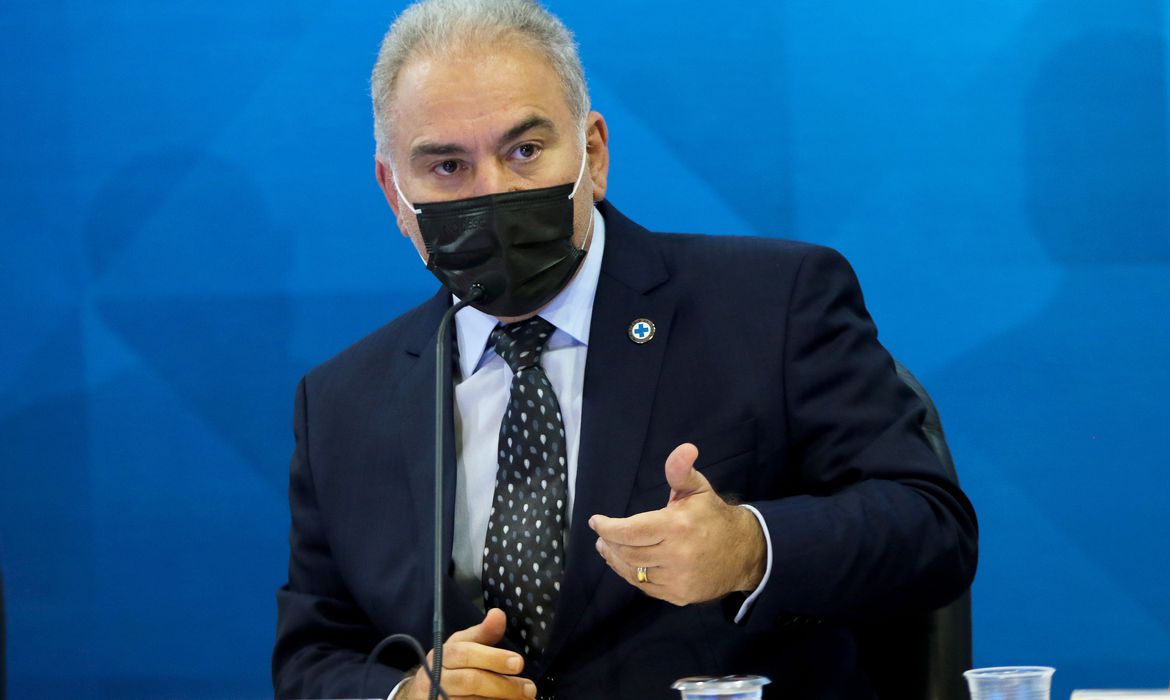 Ministro destaca eventos adversos em adolescentes vacinados; morte de jovem em SP é investigada