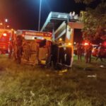 Piracicaba (SP): carro capota e mobiliza bombeiros e SAMU em rodovia