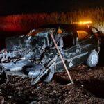 Duas pessoas morrem em grave acidente envolvendo três carros na região metropolitana