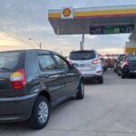 Postos de combustíveis em Piracicaba têm filas no começo da noite (10)
