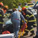 Jovem é socorrido com politraumatismo após capotar carro em rodovia de Piracicaba
