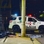 Em Piracicaba, indivíduo de 19 anos morre após fugir da polícia e colidir moto em poste