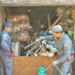 Busca por acumulador de lixo já dura 13 horas em Piracicaba (SP); material ultrapassa teto da casa