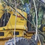 Guarda Civil de Piracicaba localiza trator furtado de usina escondido em mata