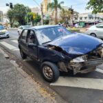 Idosa fica ferida após acidente envolvendo dois carros no Centro de Piracicaba (SP)