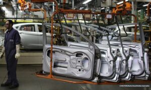 Volkswagen planeja cortar até 100 mil empregos em reestruturação global