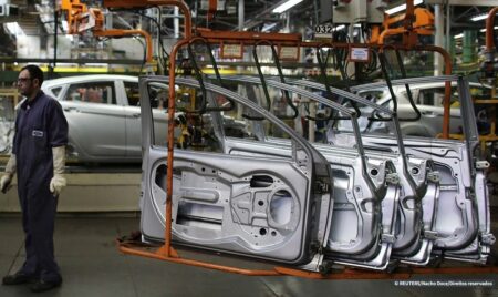Volkswagen planeja cortar até 100 mil empregos em reestruturação global