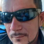 Comerciante é encontrado morto dentro de banheiro de bar