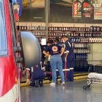 Em Piracicaba, mulher fica ferida após se distrair com o celular e cair em rampa de troca de óleo