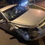 Motorista perde controle e colide carro contra poste em Piracicaba (SP)