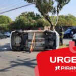 Carro capota após colisão em frente ao Shopping Limeira, na região metropolitana de Piracicaba