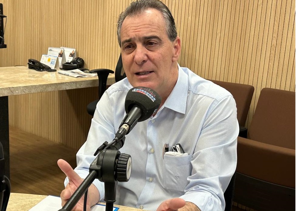 Helinho Zanatta apresenta projeto que garante transporte gratuito para pessoas com TEA