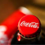 Homem invade caminhão da Coca-Cola, tenta roubar refrigerante e agride motorista em Piracicaba (SP)