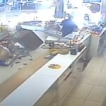 VÍDEO | Mulher perde controle da direção e carro invade loja de conveniência em posto de Piracicaba (SP)