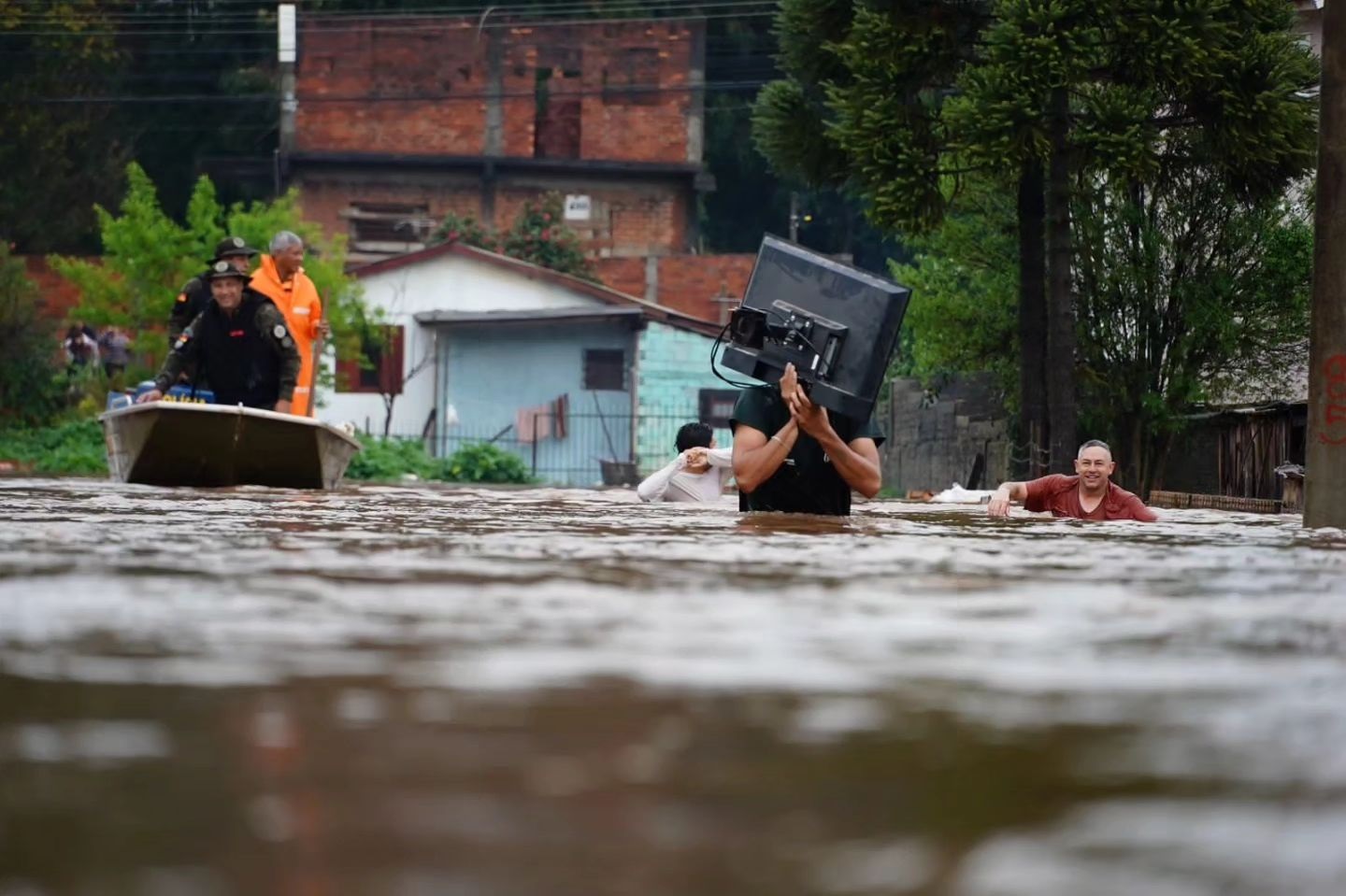 Número de mortos no Sul do Brasil já chega a 21 após ciclone extratropical e novo alerta é emitido