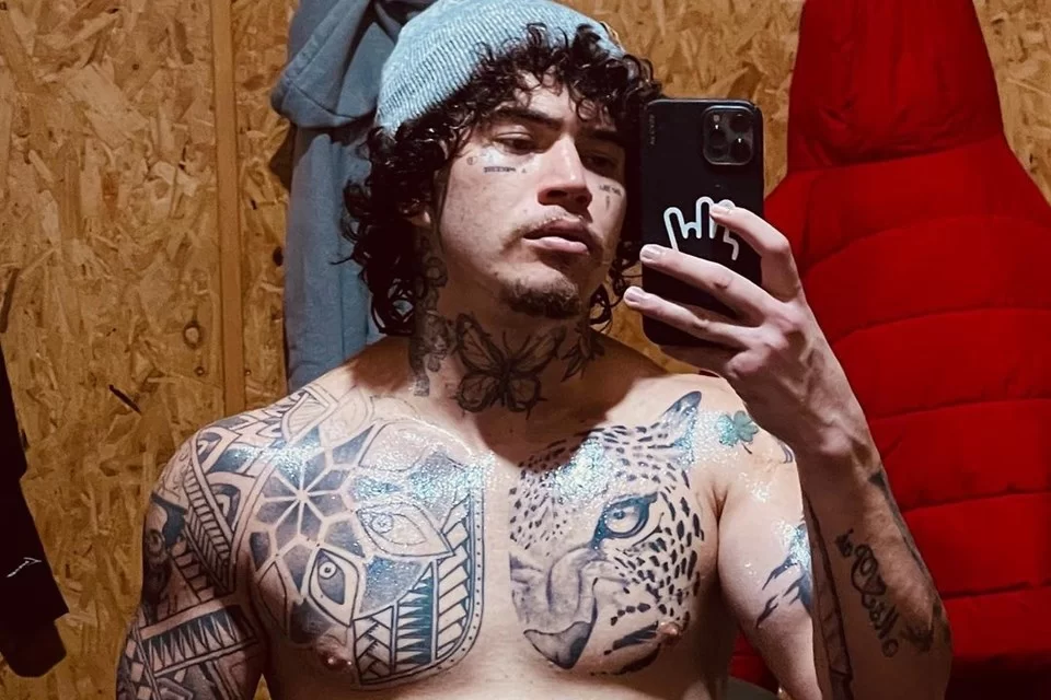 Humorista reflete o interesse nacional sobre a vida sexual e amorosa de Winderson Nunes