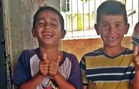 Irmãos de oito e nove anos morrem após bicicleta bater contra muro neste final de semana de Natal
