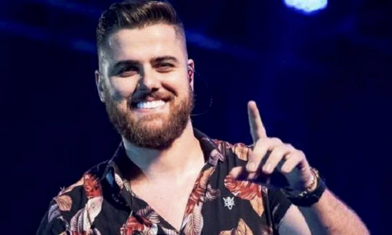 Foto: cantor Zé Neto capota carro e estaria em estado grave, diz imprensa local