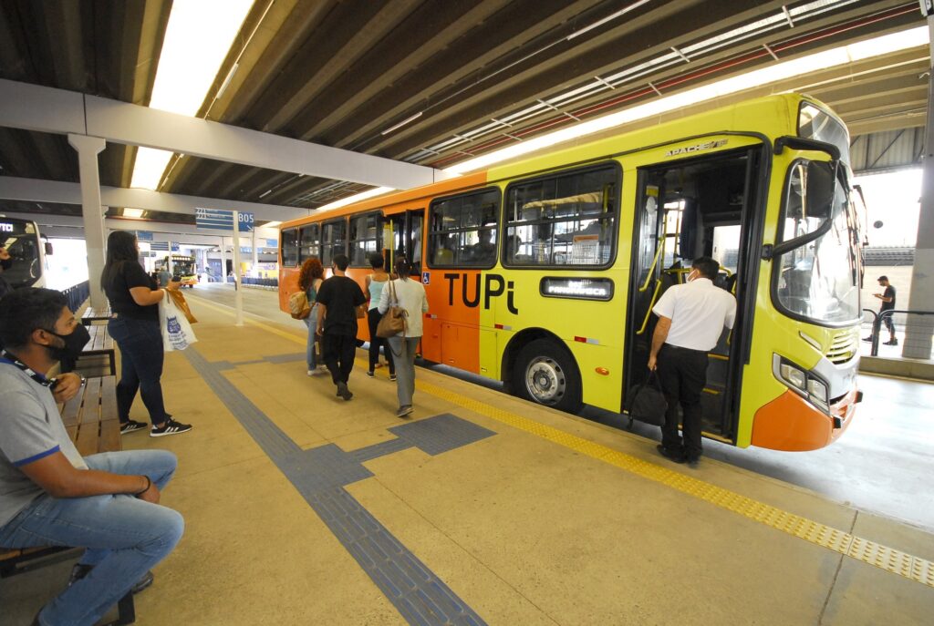 Prefeitura oferece ônibus com horário especial para vestibular da Fatec em Piracicaba (SP)