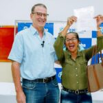 Prefeitura de Piracicaba realiza cerimônia emocionante de entrega de matrículas de terrenos para 74 famílias do Núcleo Taiguara