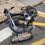 Adolescente de 14 anos fica ferido após colidir moto contra carro em Piracicaba (SP)