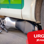 Ônibus passa por cima de motocicleta em Piracicaba (SP)