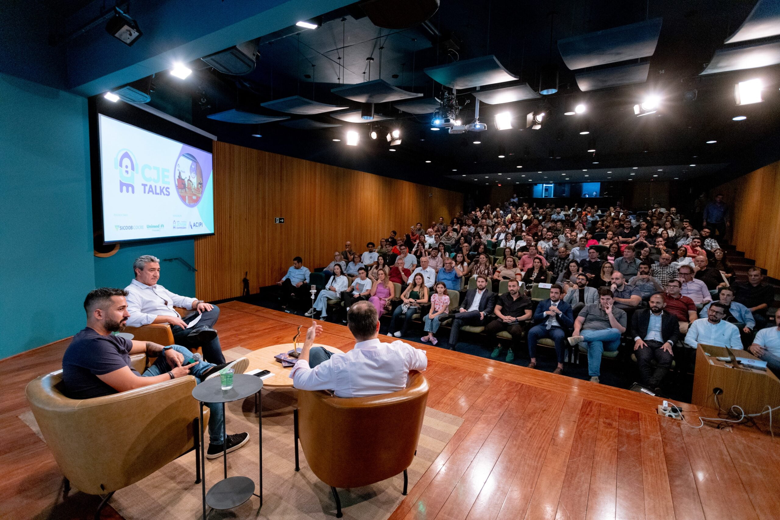 Noite de trocas, vivências e inspirações no CJE Talks Acipi de abril