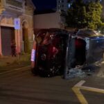 Grave acidente envolvendo três veículos deixa feridos e carro destruído no Centro de Piracicaba