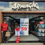 Loja Armação, no Centro de Piracicaba, está com promoção imperdível de camisetas, chinelos e outros produtos