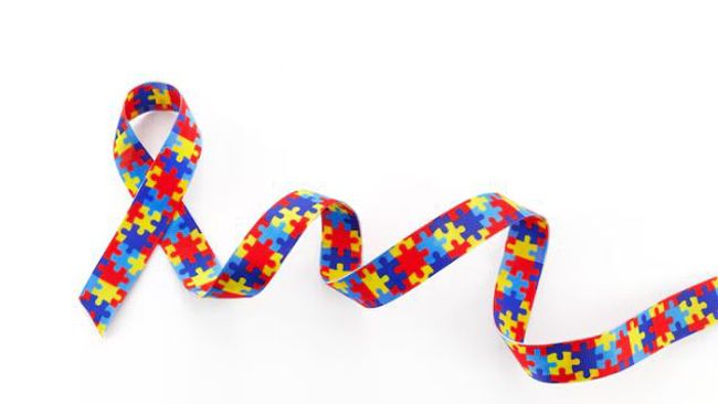 Abril Azul: Detran-SP explica regras para que pessoas com Transtorno do Espectro Autista tirem CNH