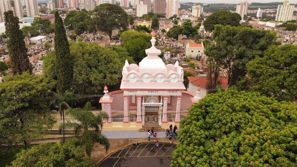 Cemitérios de Piracicaba ampliam horário de funcionamento para o Dia das Mães