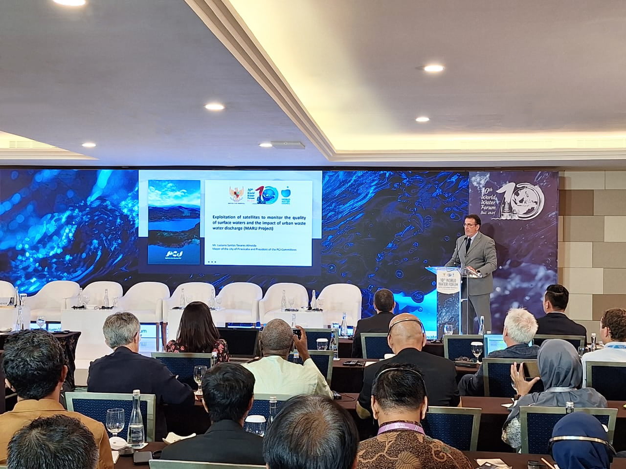 Na Indonésia, Almeida, prefeito de Piracicaba e presidente dos Comitês PCJ, apresenta projeto inovador no Fórum Mundial da Água