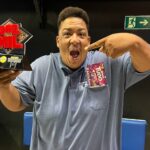 Cantor piracicabano, vendedor de doces na rua, conquista nota máxima em quadro musical de programa no SBT