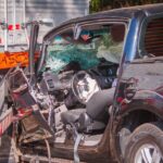 Motorista preso nas ferragens após grave acidente entre carro e caminhão é socorrido a hospital de Piracicaba