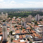 Piracicaba amanhece com fortes ventos; Inmet emite alerta de vendaval