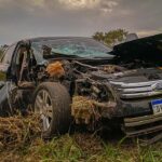 Em Piracicaba, jovem é socorrida em estado grave após carro colidir com ônibus e cair em ribanceira