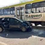 Dois jovens se ferem em grave acidente envolvendo carro e ônibus em Piracicaba