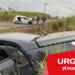 Grave acidente termina com passageiros arremessados e carro dentro de ribanceira na região de Piracicaba
