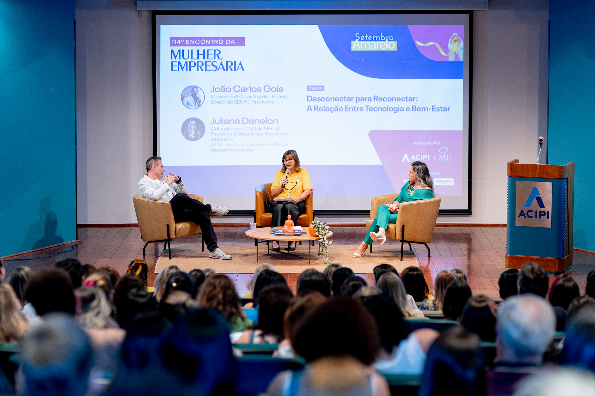 O público foi convidado a repensar como a tecnologia, quando usada sem limites, pode afetar o bem-estar (2)